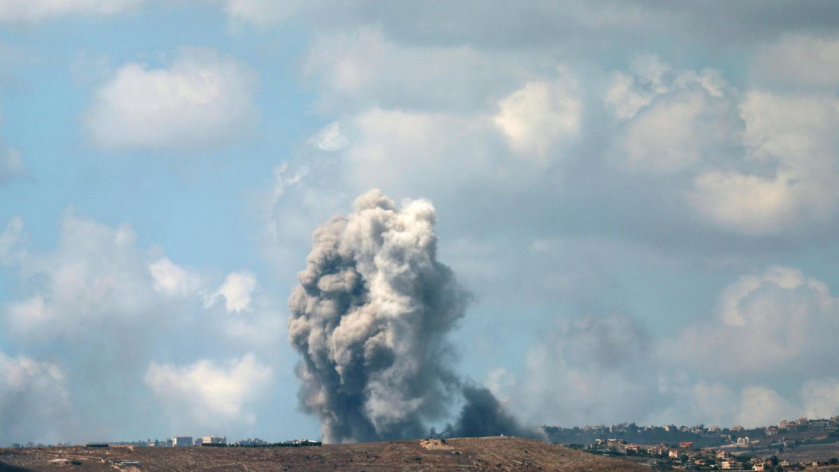 Day of unusual violence: Israel bombs Lebanon and leaves 492 dead