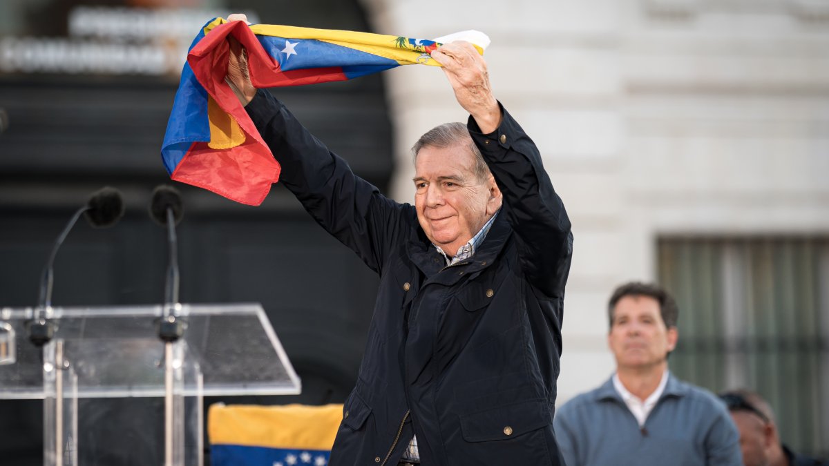 Venezuelans in Madrid come together to claim the victory of Edmundo Gonzlez
