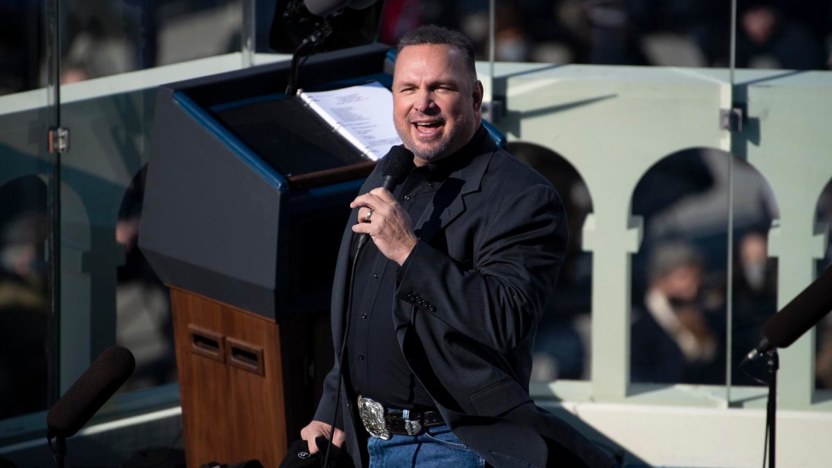 Hairdresser accuses country singer Garth Brooks of sexual assault
