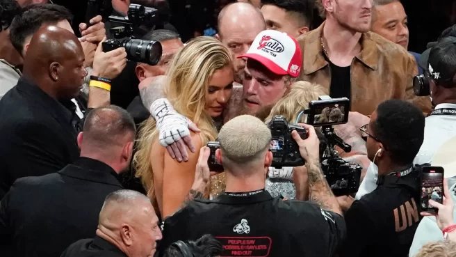 Jake Paul Kisses Jutta Leerdam After Fight With Mike Tyson